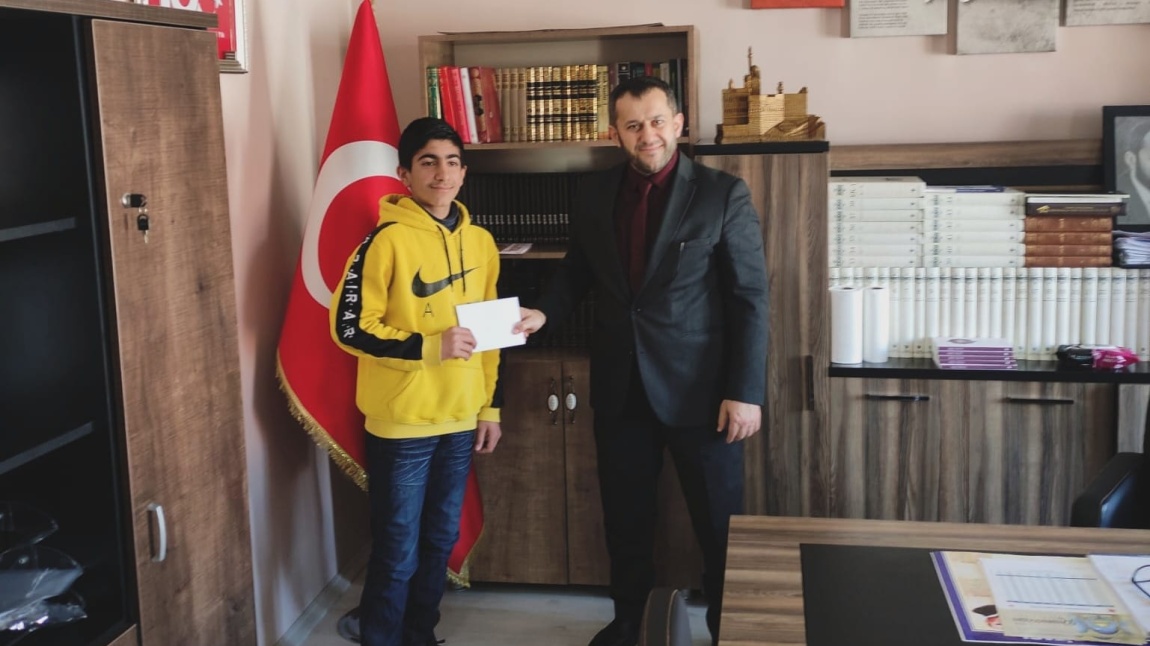 Mehmet Göksügüzel, Mehmet Akif Ersoy Şiirlerini Okuma Yarışmasında İlçe 2'ncisi oldu.